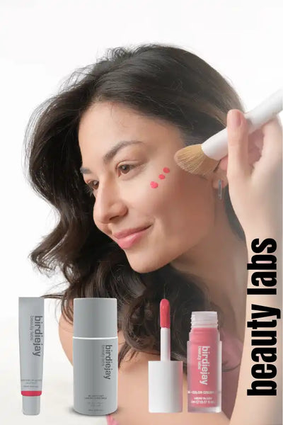 Güzellik ürünleri demonstrasyonu.