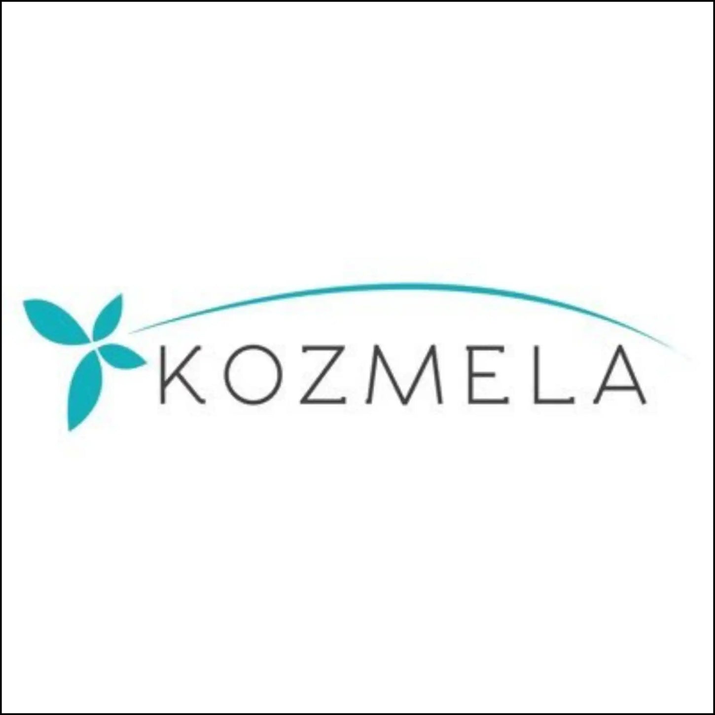 Teal yaprak tasarımı ve kavisli bir çizgi ile ’KOZMELA’ için bir logo.